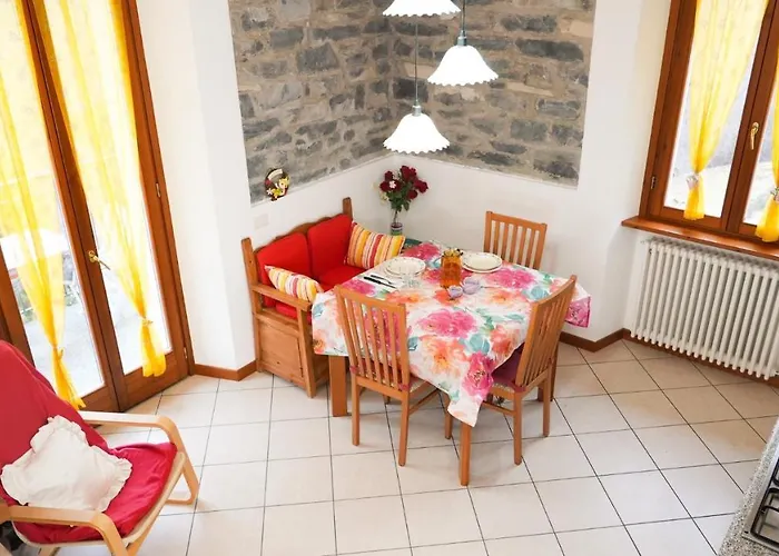 Panoramic View Home's Giulia Апартаменты Casasco Intelvi